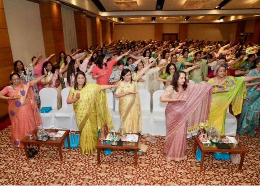 Image for article मुंबई, भारत में इनर व्हील प्रेजेंटेशन में अभ्यासियों ने फालुन गोंग का परिचय दिया