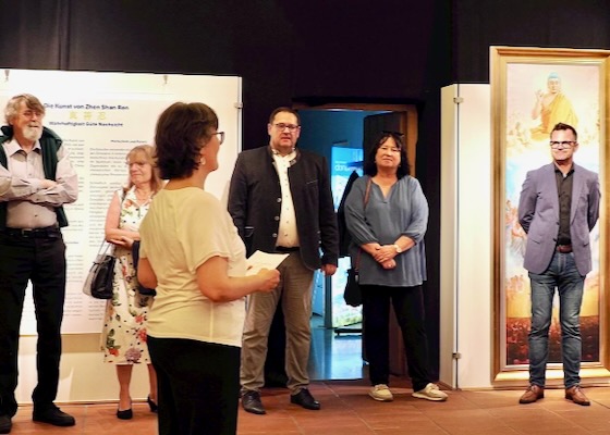 Image for article जर्मनी: जन शान रेन की अंतर्राष्ट्रीय कला प्रदर्शनी ने आगंतुकों को प्रभावित और प्रेरित किया