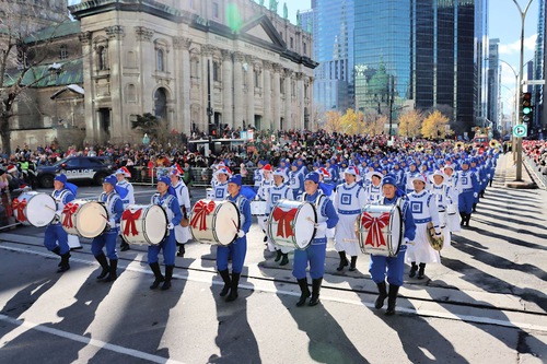 Image for article ​कनाडा: मॉन्ट्रियल क्रिसमस परेड में तियान गुओ मार्चिंग बैंड