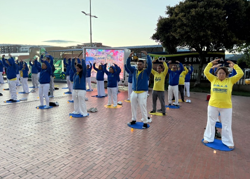 Image for article ​कोलंबिया: जागरूकता कार्यक्रम में आध्यात्मिकता के प्रति अभ्यासियों की प्रतिबद्धता से स्थानीय लोग प्रभावित हुए